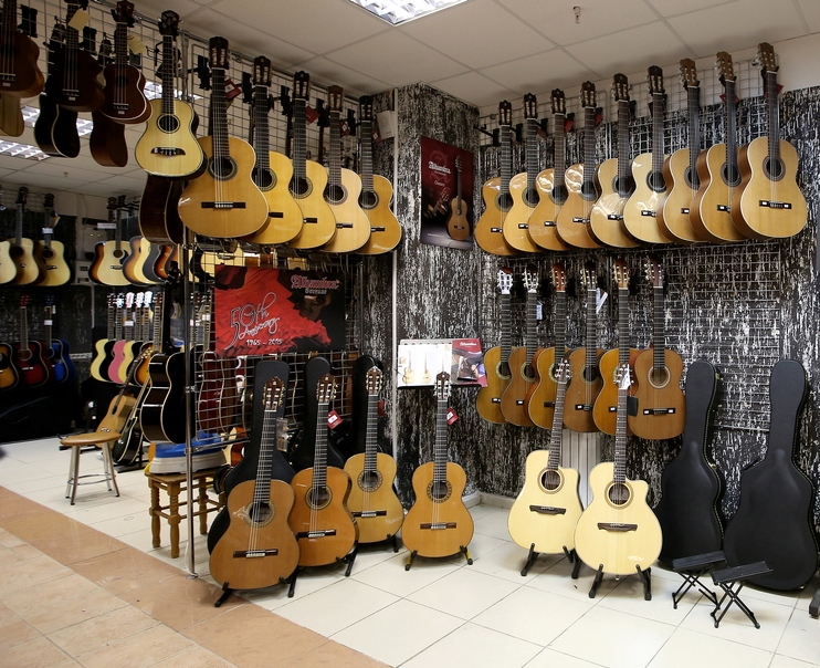 guitars-in-store