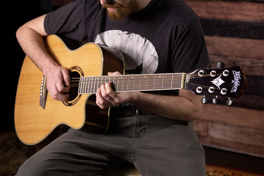 Электроакустическая гитара Washburn AG70CE